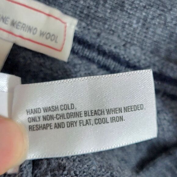 Gap Sweater Mens XL Gray Heather 100% Extra Fine Merino Wool V Neck Cardigan - Picture 11 of 13